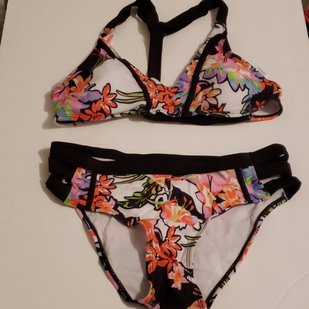 Super cute strappy bikini